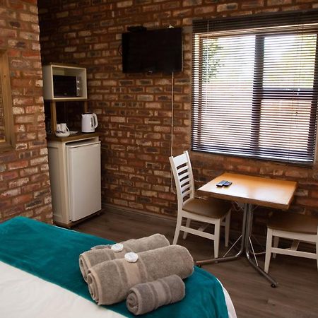 Opstal Guestfarm Hotel Potchefstroom Kültér fotó